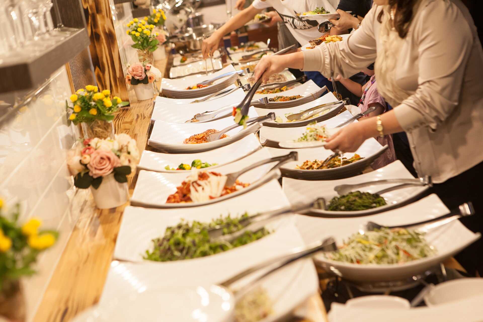 MiCaSe Lindow Catering Event für Sie in Rheinsberg Gransee Zechow Braunsberg Radensleben Alt Ruppin Neuruppin Dierberg Rheinsberg Köpernitz Hindenberg Banzendorf Keller Baumgarten Sonnenberg, Rüthnik Beetz Sommerfeld Strubensee Seebeck Vielitz Herzberg Schönberg Wulkow